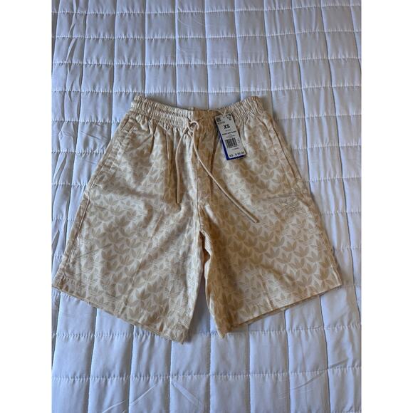 Adidas Logo Graphic Monogram Allover Print Shorts Tan Beige Sand Men's XS - Picture 1 of 4